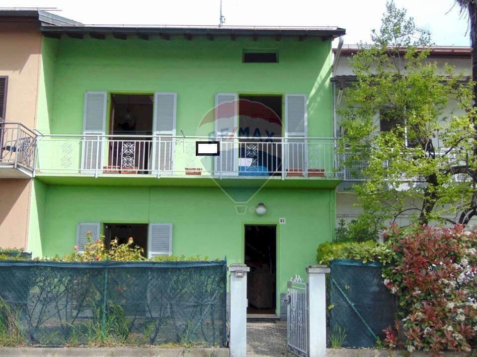 Vendita Villa a Schiera via Don P.Folli, 63
Luino, Luino