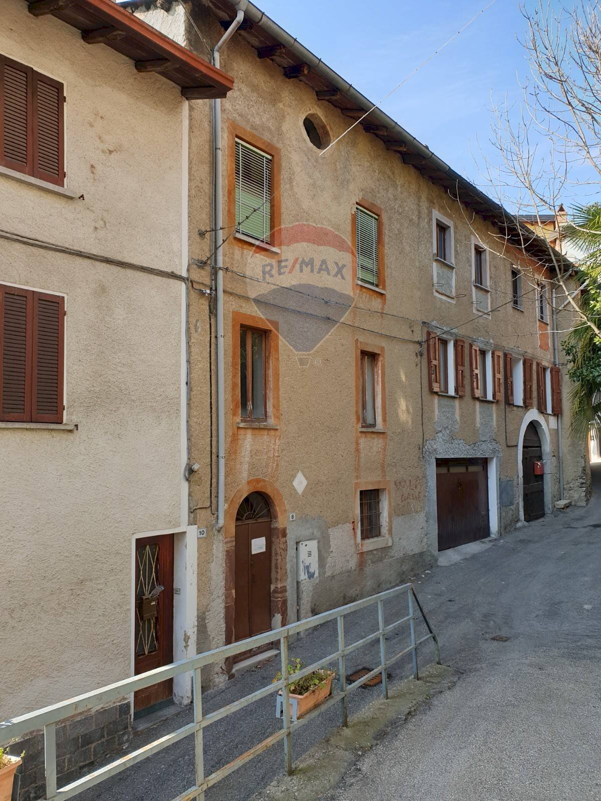 Vendita Porzione di casa Via Cesare Battisti, 8
Bosco Valtravaglia, Montegrino Valtravaglia