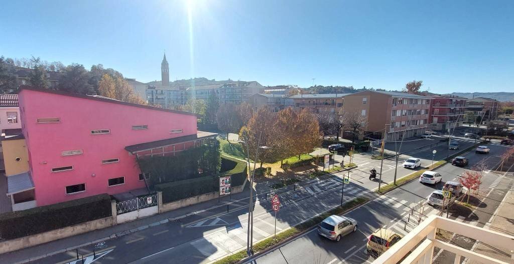 QUADRILOCALE CON GARAGE, POSIZIONE CENTRALE DI CORSO EUROPA