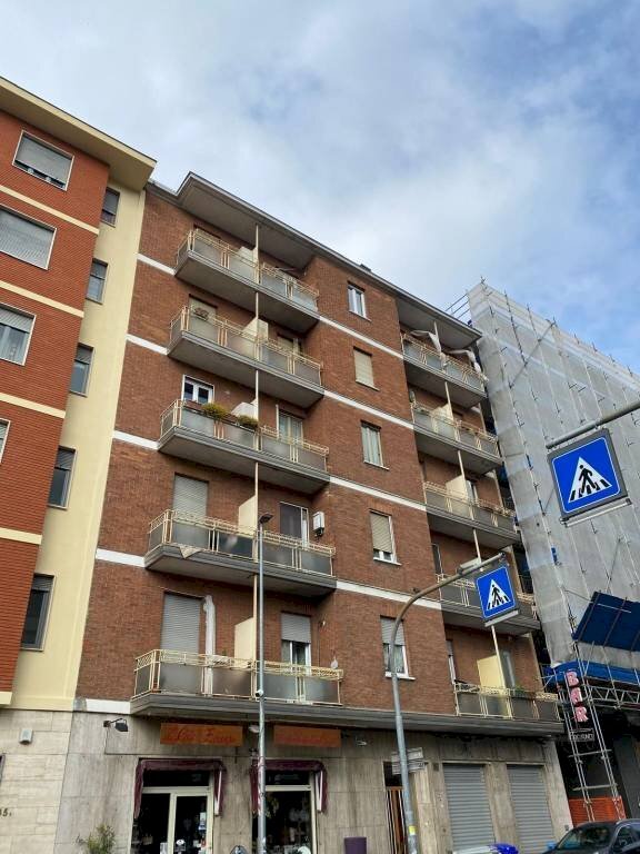 MONCALIERI, C.SO ROMA - BILOCALE-ADIACENTE METROPOLITANA