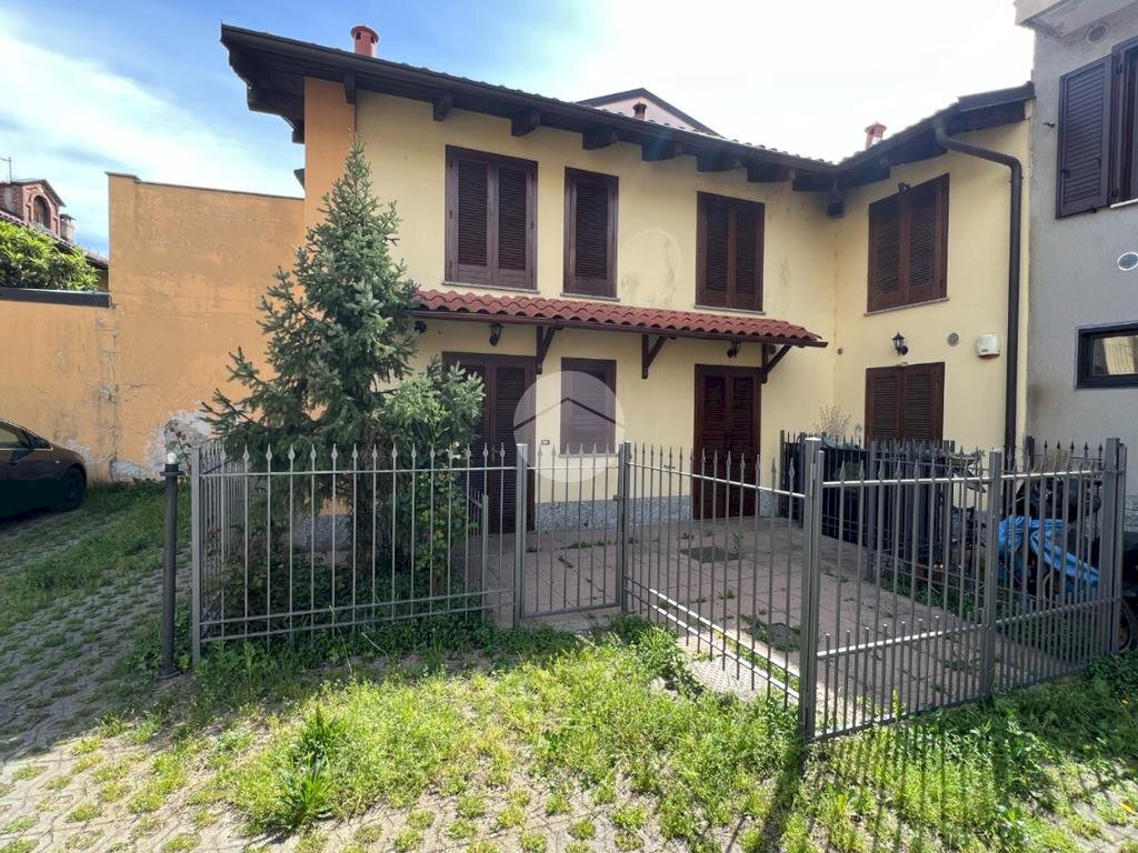 Casa indipendente in vendita