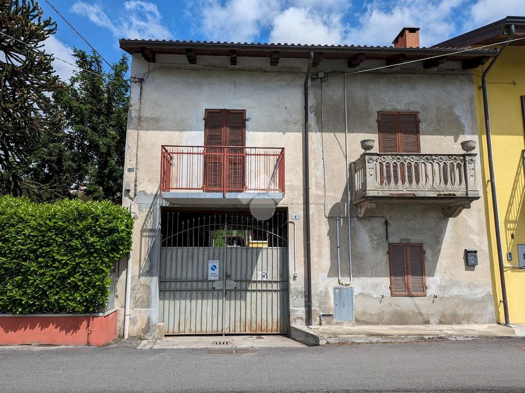 Casa indipendente in vendita