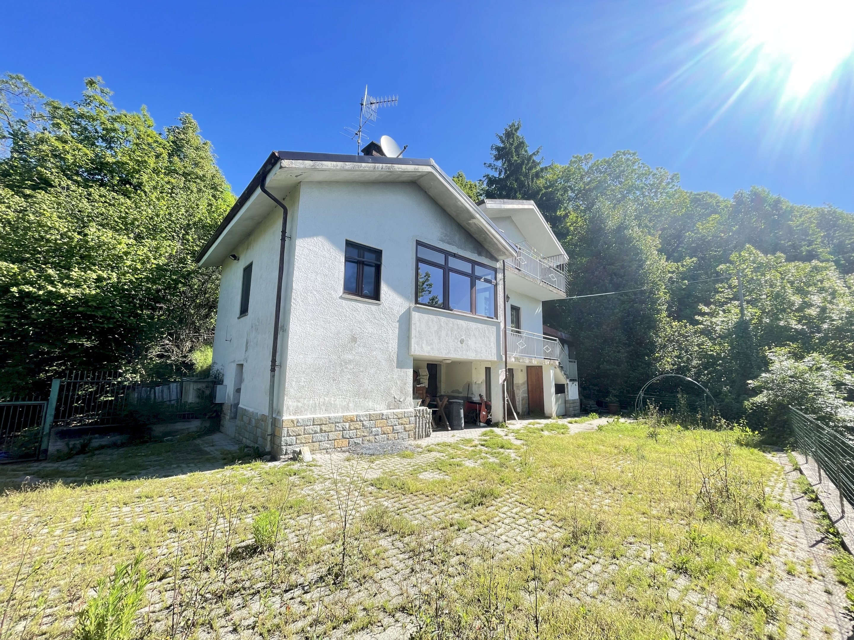 Casa indipendente con giardino ad Angrogna