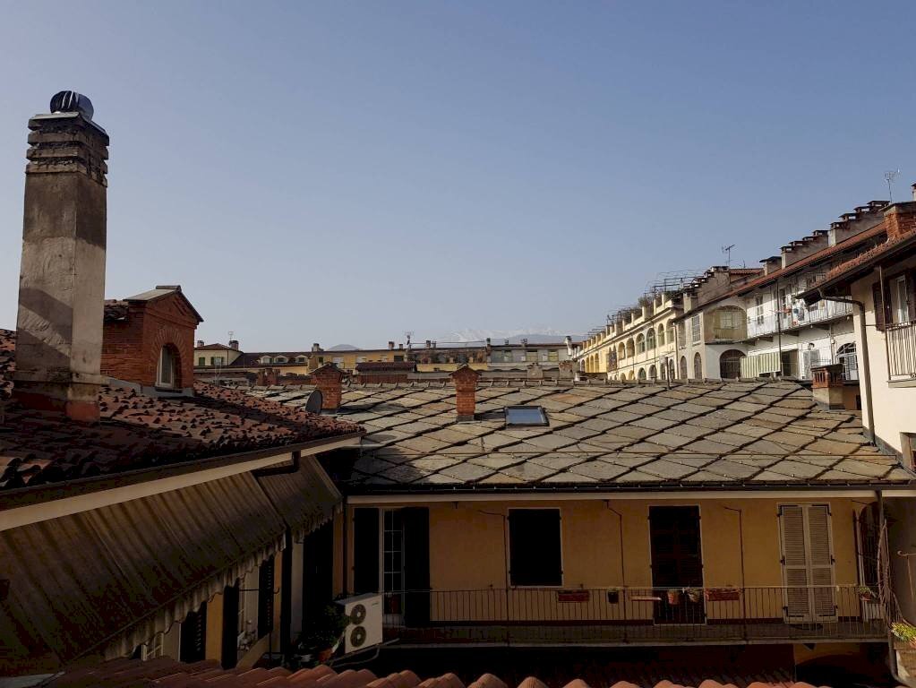 Ampia abitazione da ristrutturare, in centro