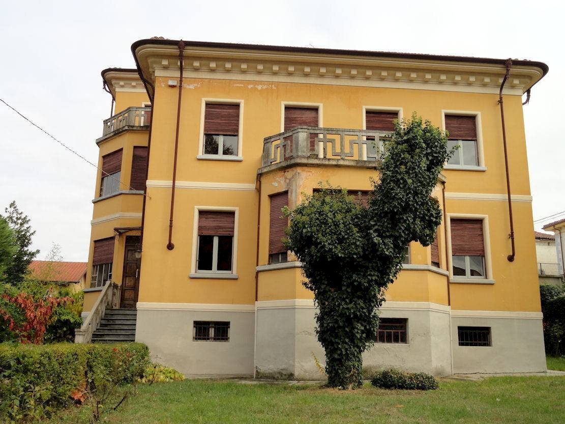 Vendita Villa Unifamiliare Via Cassinasco, Canelli