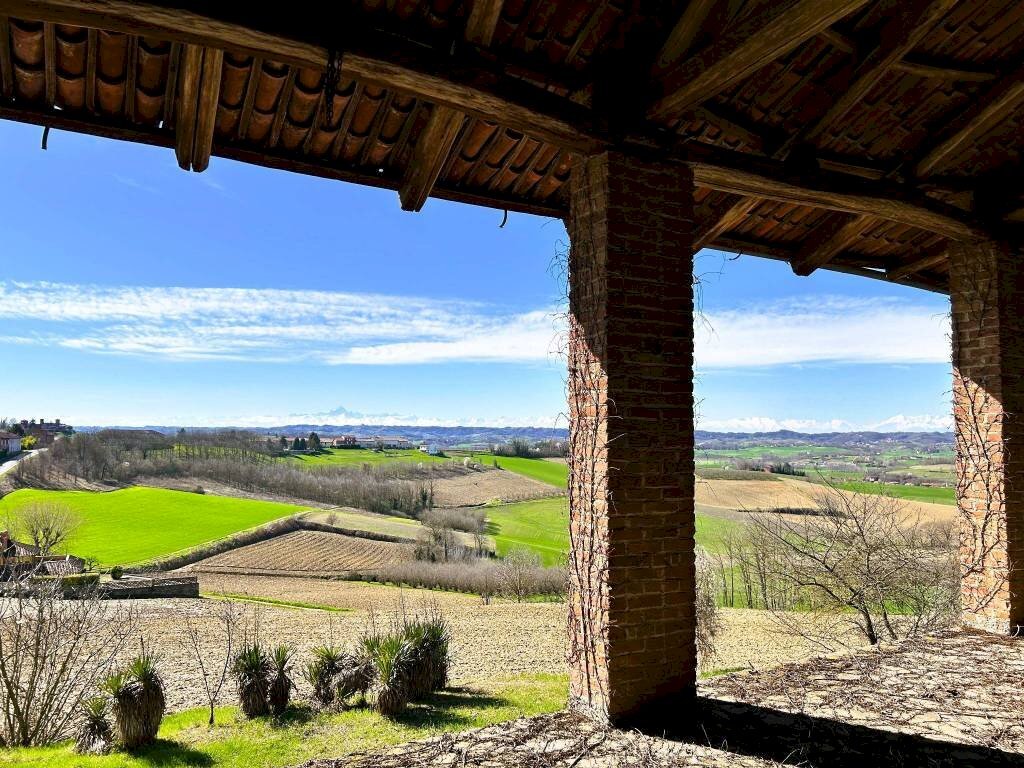 esclusivo contesto panoramico tra Monferrato e Roero