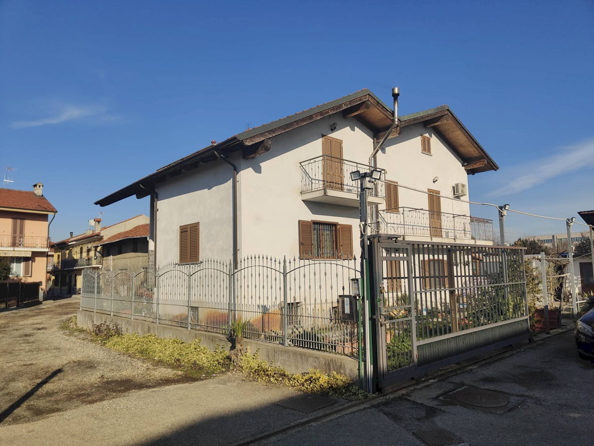 casa indipendente in vendita a Moncalieri in zona Carpice
