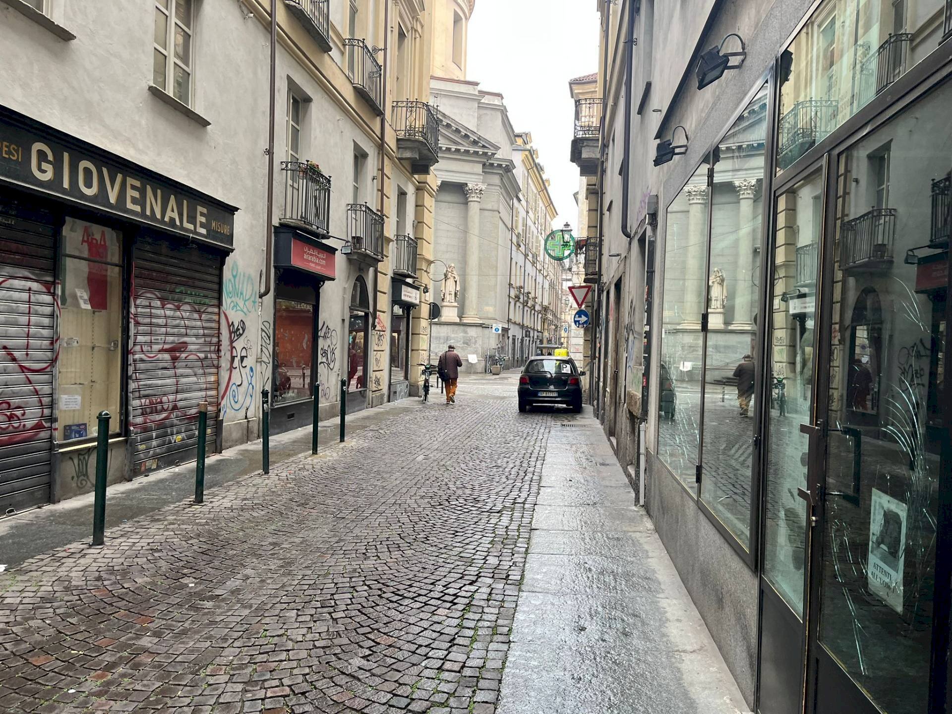 locale commerciale in vendita a Torino