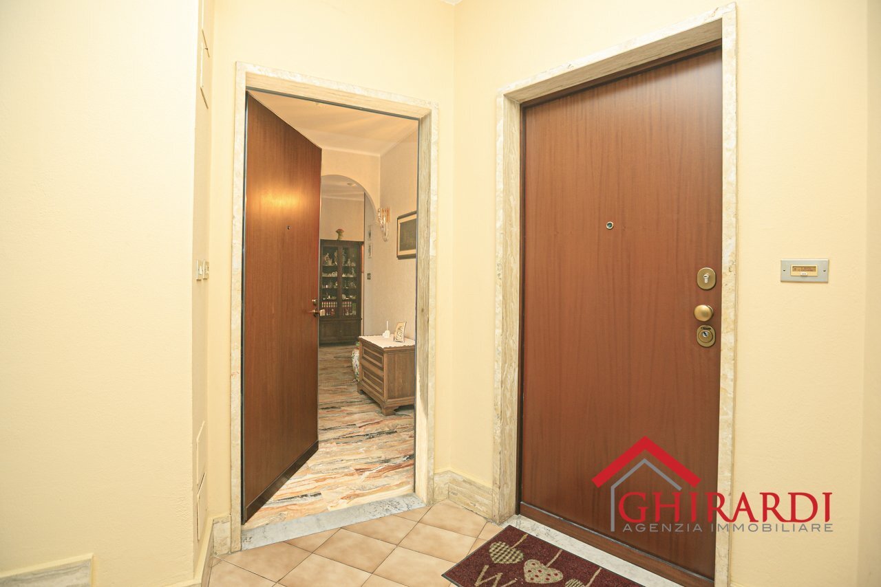 appartamento in vendita a Genova in zona Sestri Ponente