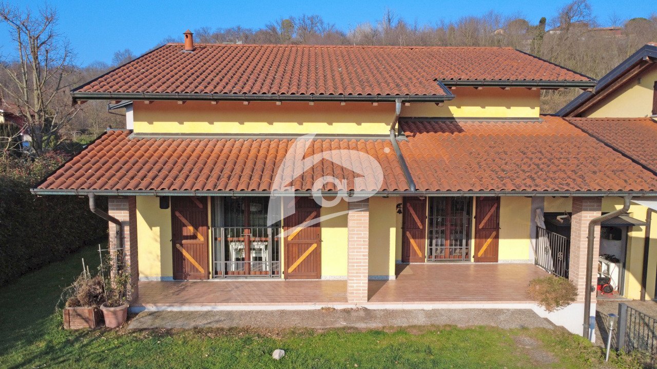 casa indipendente in affitto a Leggiuno in zona Reno