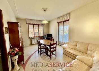 APPARTAMENTO DI GRANDE METRATURA CON BOX AUTO E TAVERNETTA Via Tarantasca