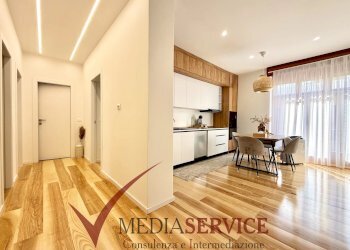 APPARTAMENTO CON 3 CAMERE DA LETTO COMPLETAMENTE RISTRUTTURATO via XX Settembre