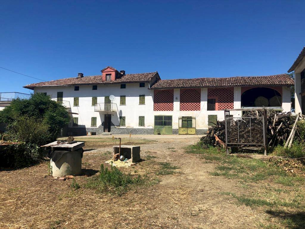 Cascina, da ristrutturare, 232 mq, Agliano Terme