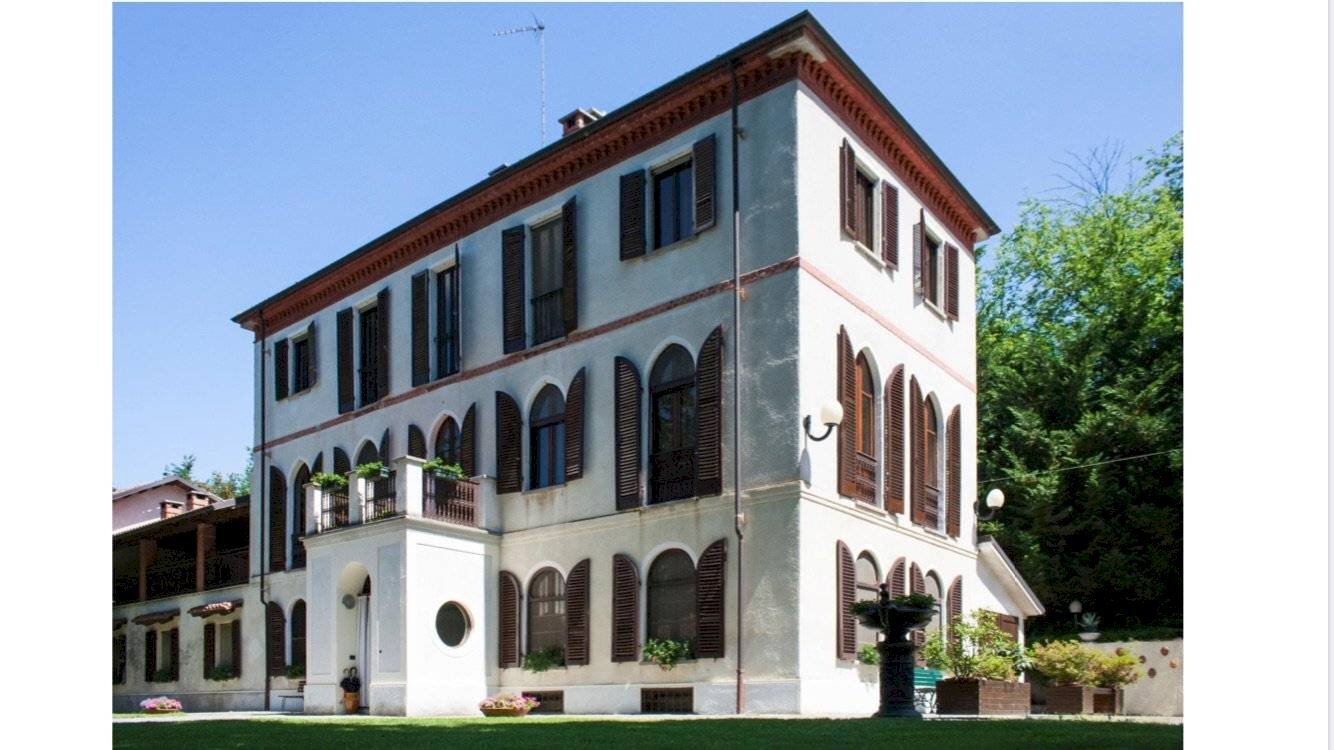 Asti Casale, Intero Stabile Signorile Residenziale del 1850