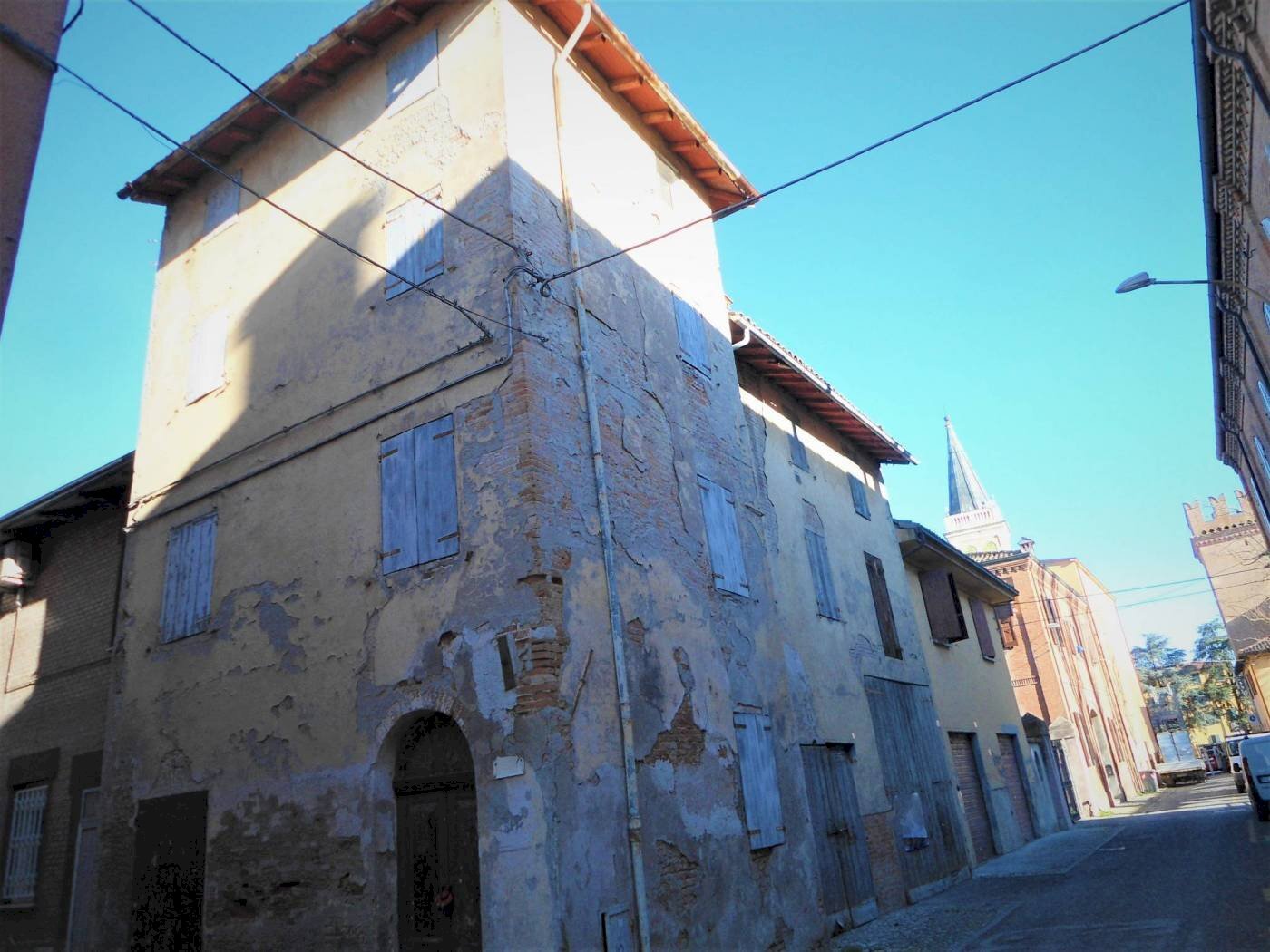 S. GIORGIO DI PIANO CENTRALISSIMO PALAZZINA INDIPENDENTE