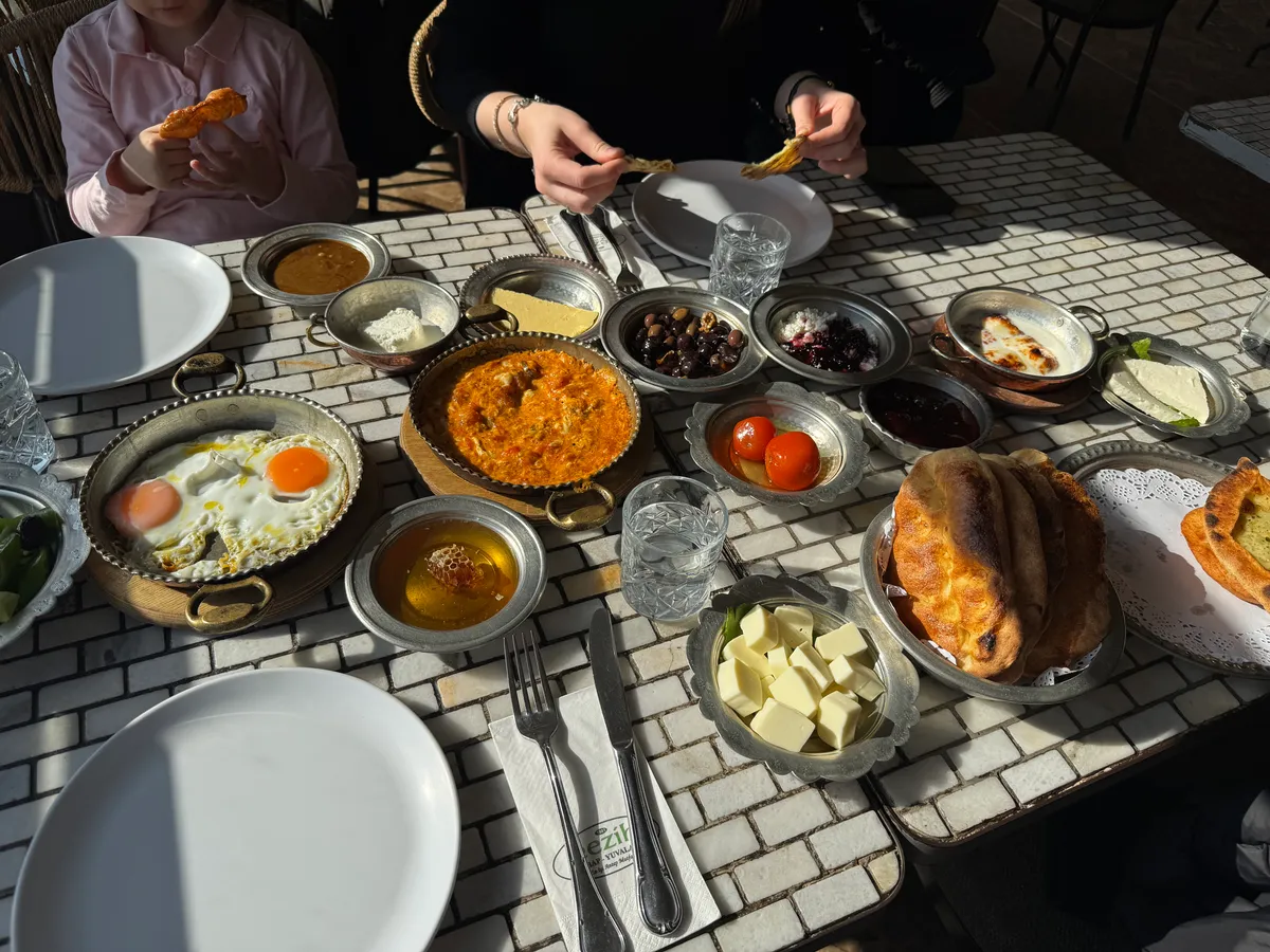 Nezih Kebap Yuvalama, Sarıyer/İstanbul mekanındaki Kahvaltı için Gamze yorumu Resim