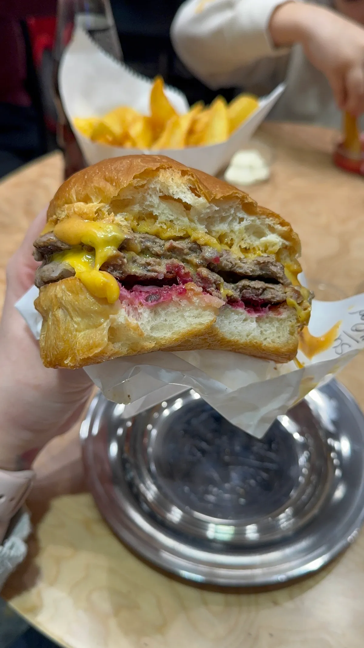 Akali Maçka, Beşiktaş/İstanbul mekanındaki Burger için Gamze yorumu Resim