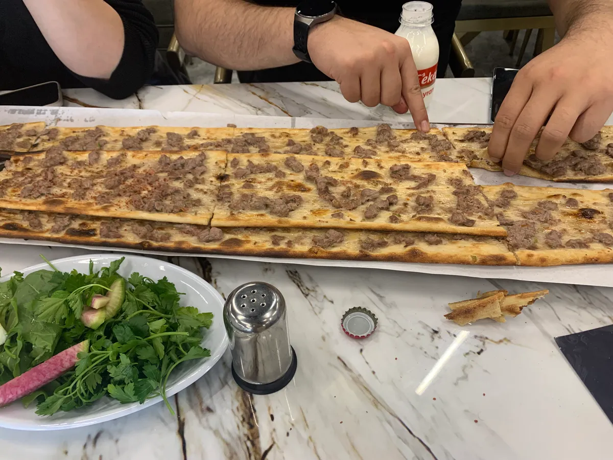 Ovalı Etliekmek Yenimahalle, Yenimahalle/Ankara mekanındaki Etli ekmek için Yehanoha yorumu Resim Ovalı Etliekmek Yenimahalle, Yenimahalle/Ankara mekanındaki Etli ekmek için Yehanoha yorumu Resim