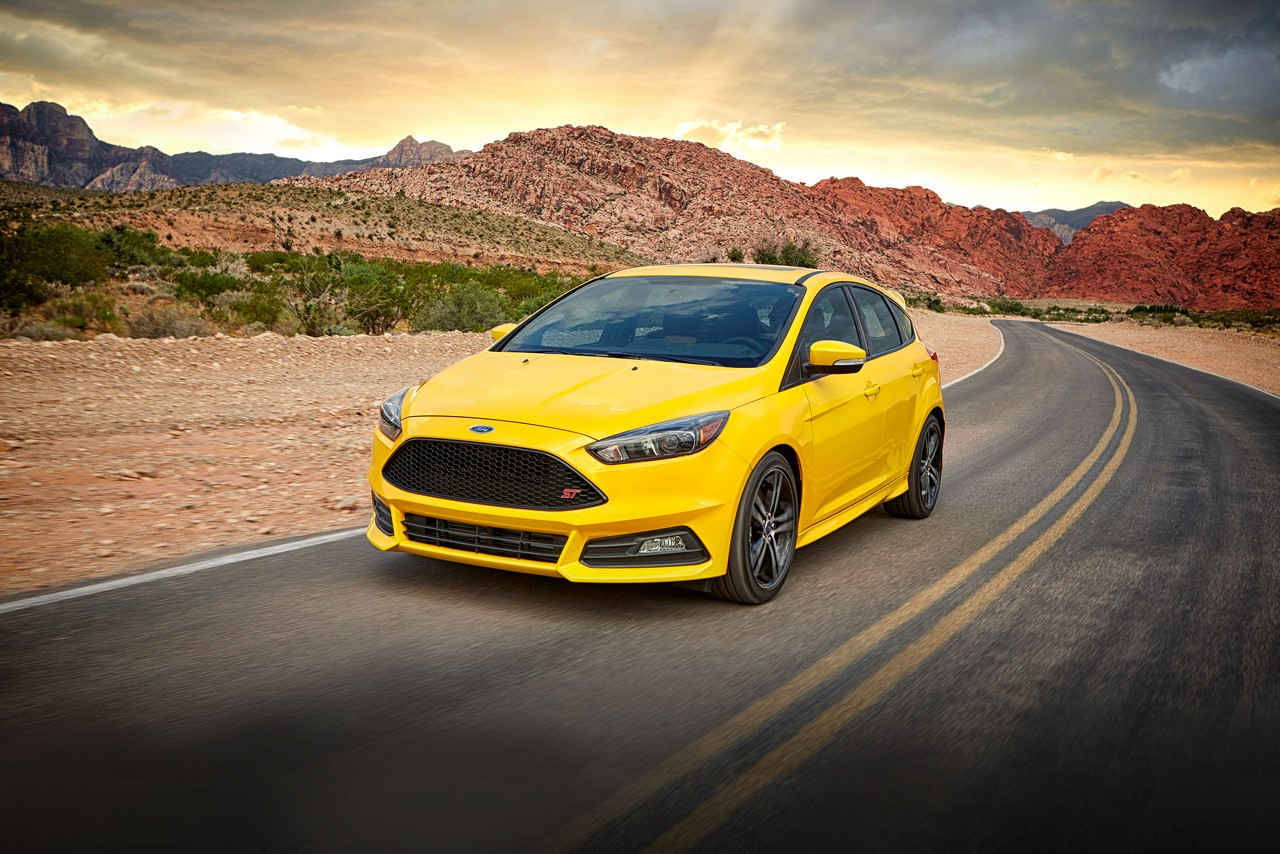 2017 Ford Focus Yellow Desert