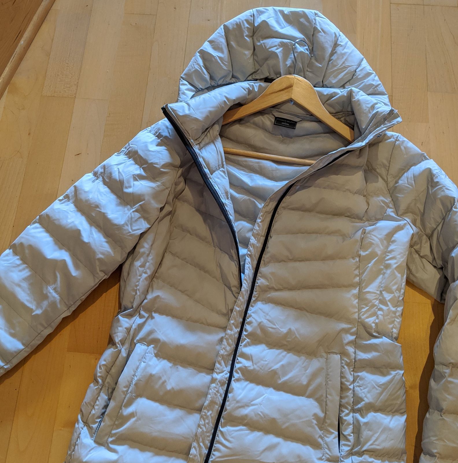 Luckily Axel does not have a matching balcony jacket.