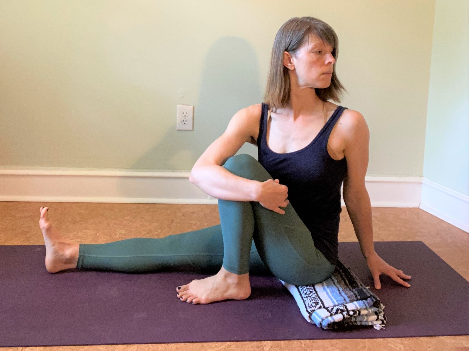 Here, my pelvis is upright and my spine is vertical