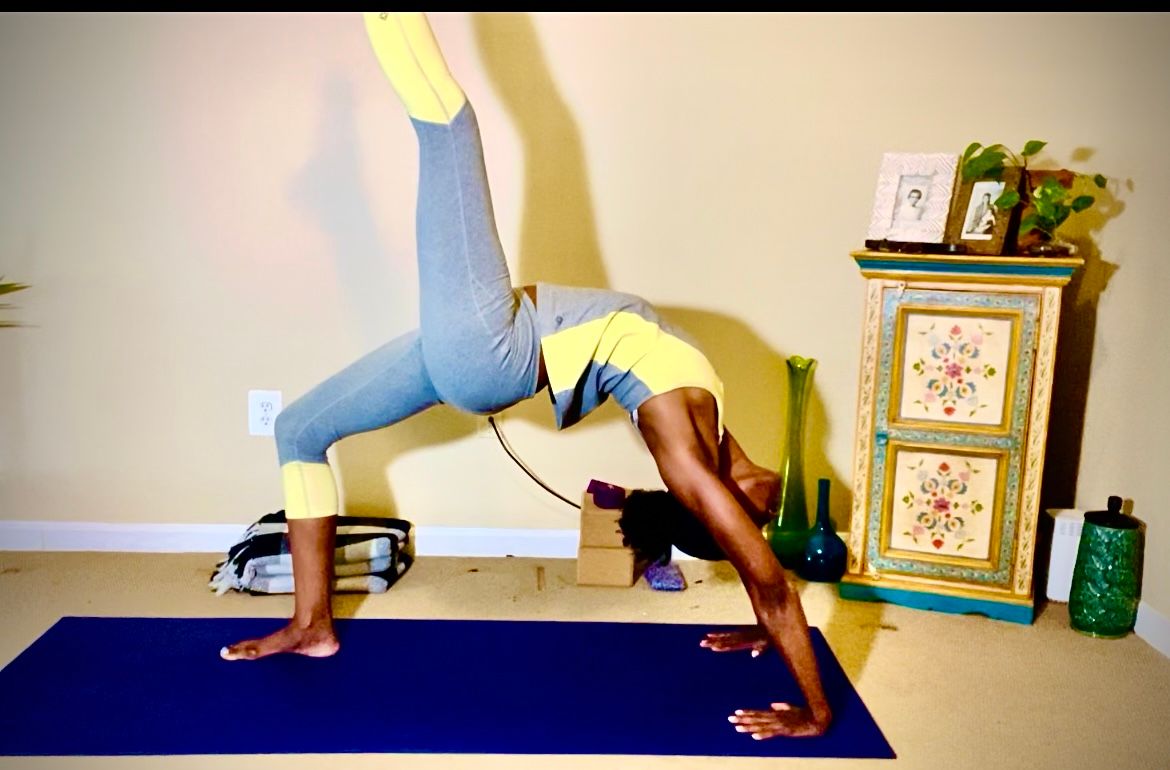 Urdhva Dhanurasana Variation