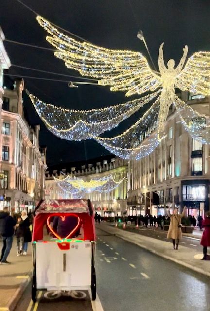 I ♥ Regents Street - wish you could see these angels sparkle