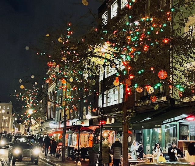 St Christopher's Place - Colours of Xmas