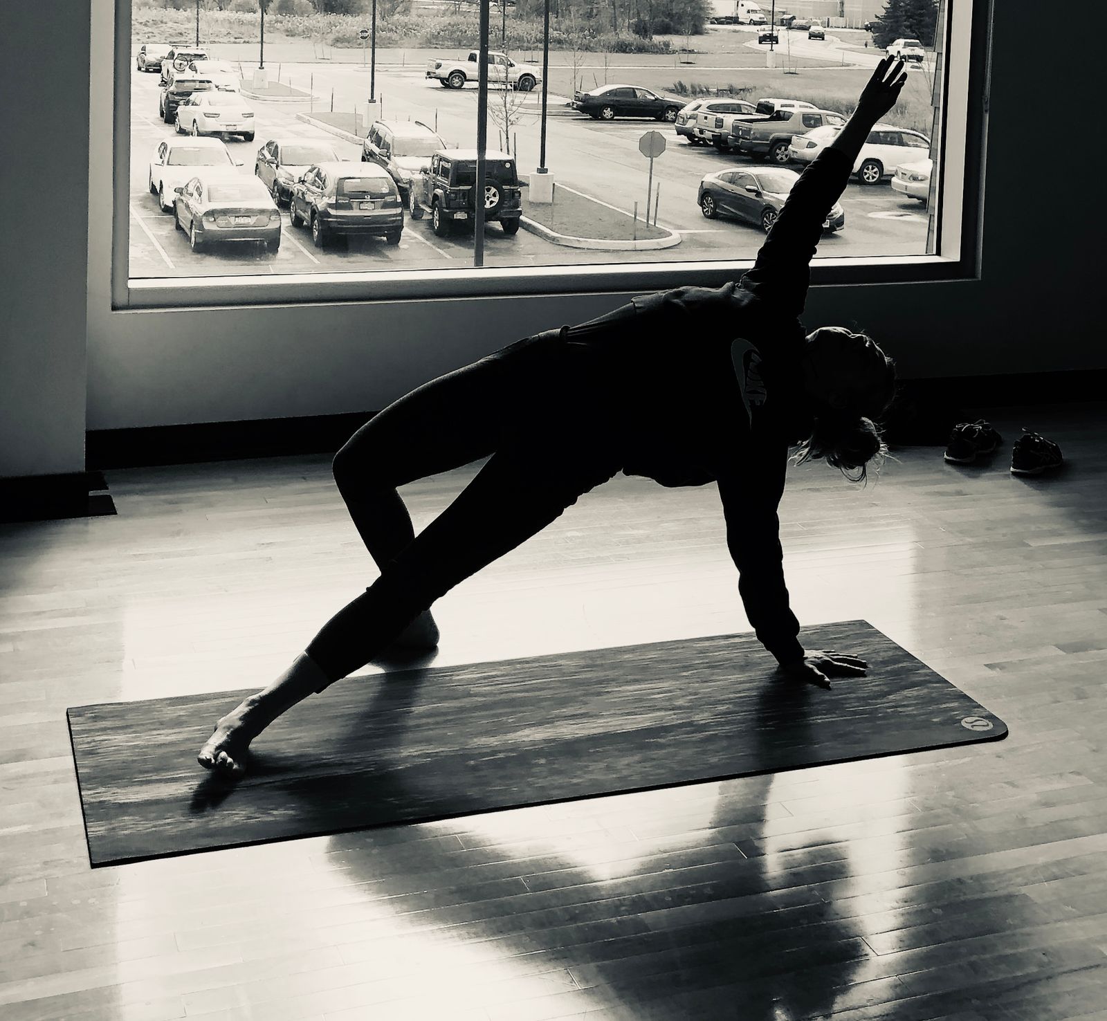 Morning Vinyasa Flow ( WILD-THING) TO GET YOUR DAY STARTED- SUN SALUTATIONS 45 MIN FLOW of Hatha, ashtanga, yin and Vinyasa Style Yoga and isometric holds, with a mediation at the end for clarity and connection to our divine source energy of love...