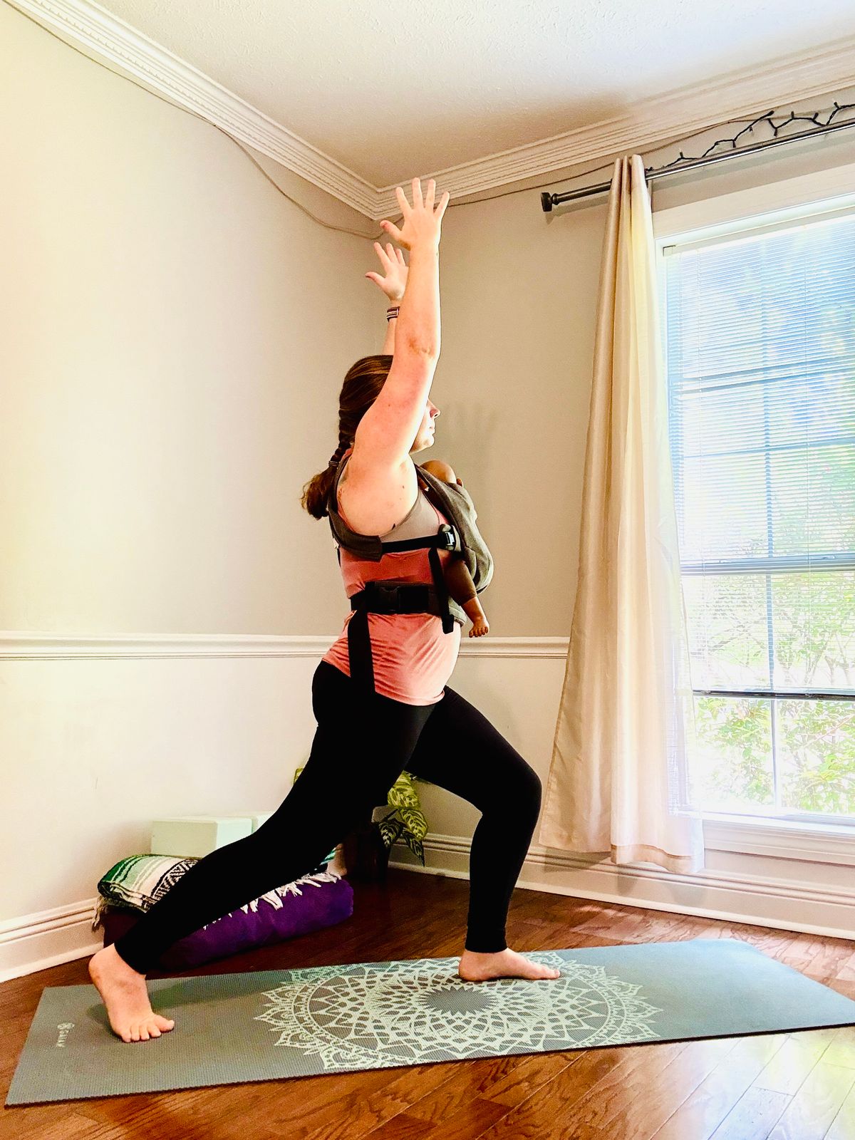 Step one foot back into a lunge – Keep it shallow and steady. Feet should be hips distance apart.
