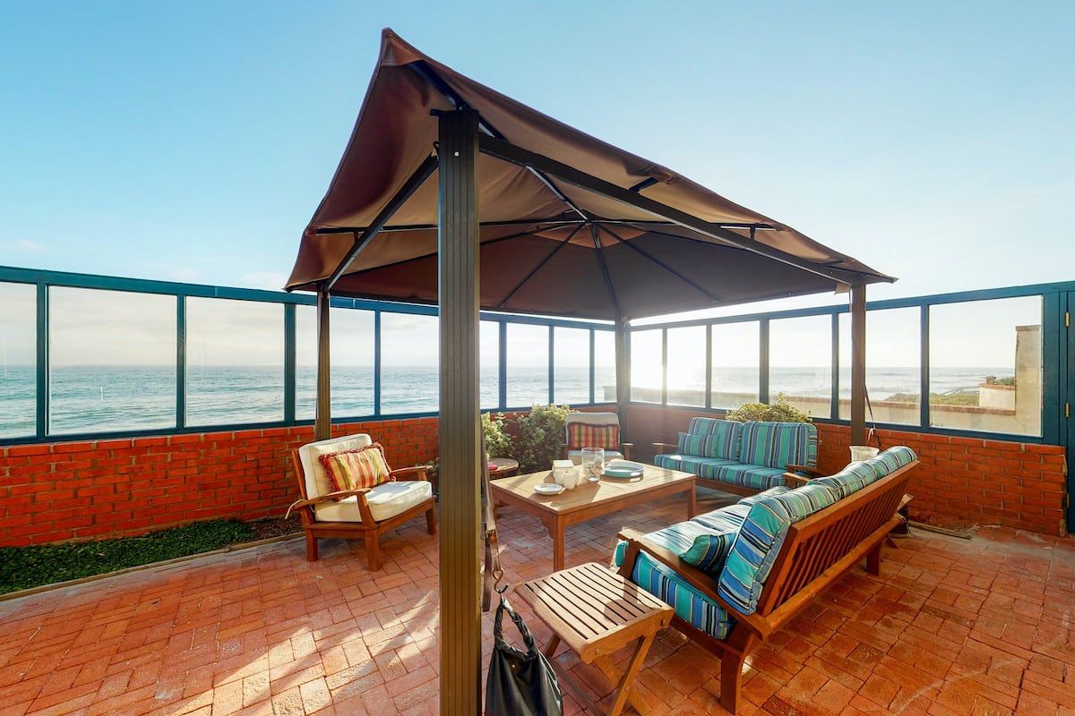 Lower Lanai with Private Beach Access