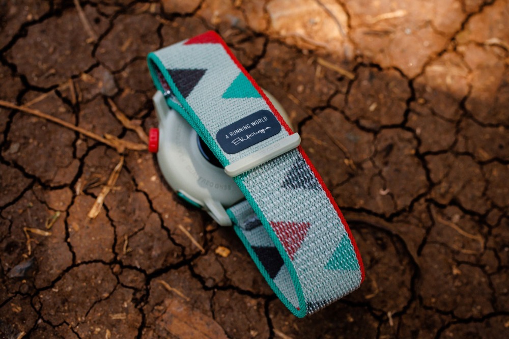 coros pace 3 - strap watch in dirt