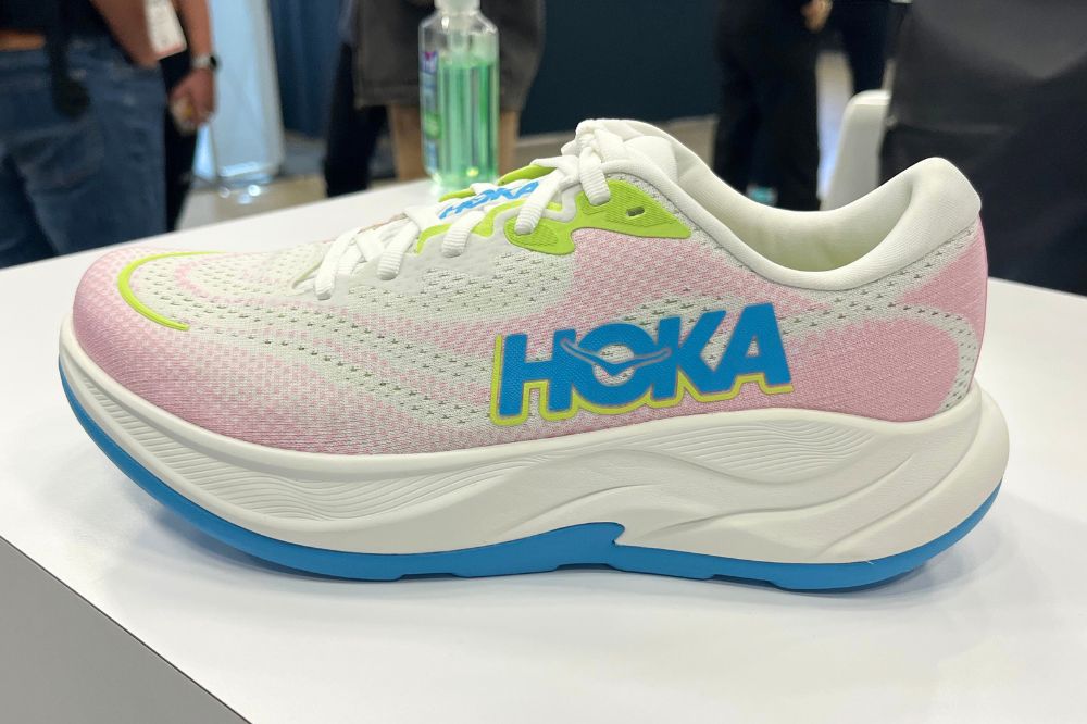 hoka rincon 4 - pink and blue