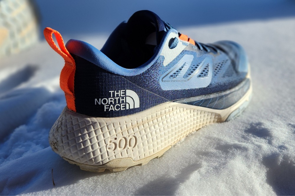 The North Face Altamesa 500 - landscape pull tab