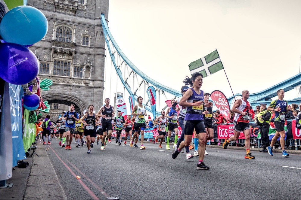 london marathon - runners bridge