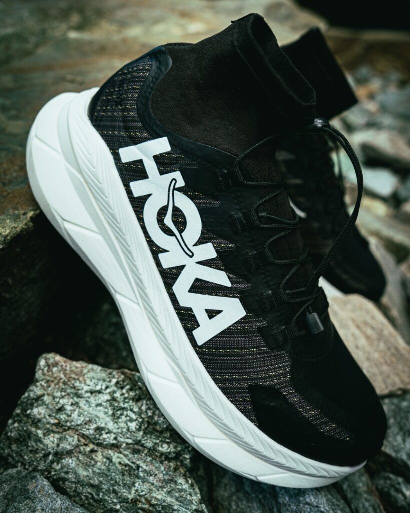 hoka tecton x 2.5 - both lean