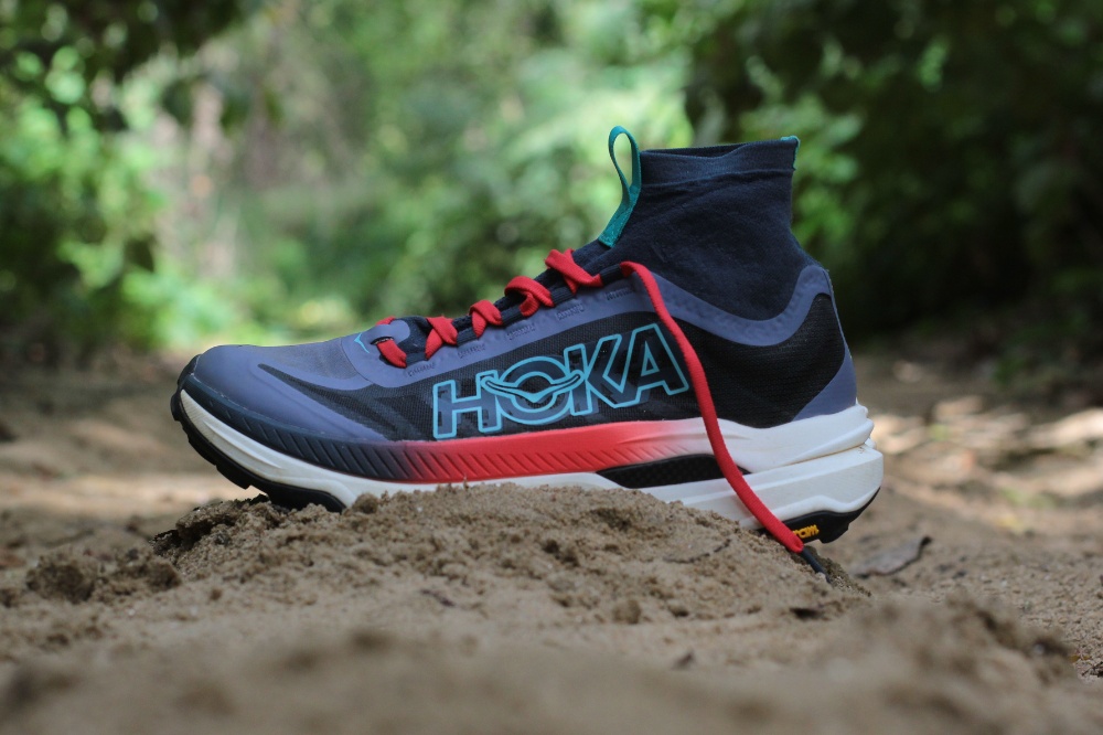 hoka tecton x 3 - sand path