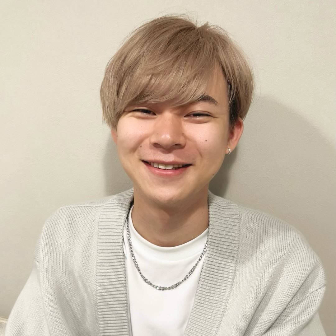 👑尾上新之助👑/脱白髪染め美容師/ 脱白髪染め講師/自由が丘のプロフィール写真