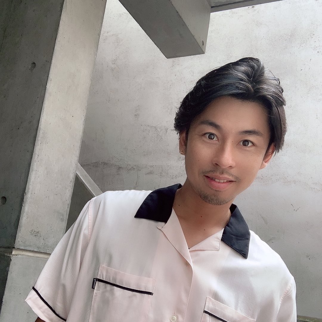 川田 真悟/emu/小顔レイヤーカット/小顔ショートヘア/メンズヘア/白髪ぼかし/表参道のプロフィール写真