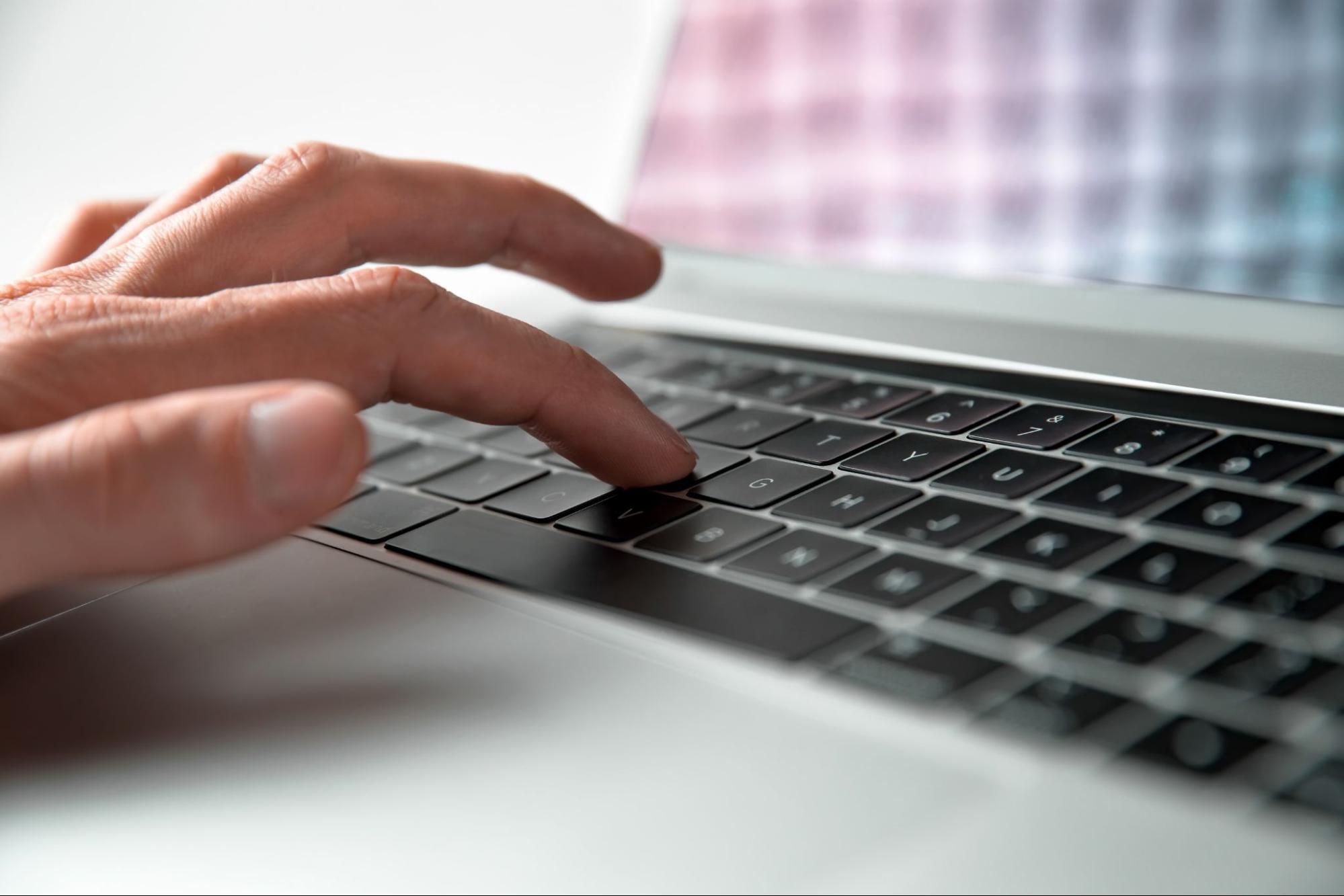 Descoperă cele mai folosite combinații de taste pe laptop