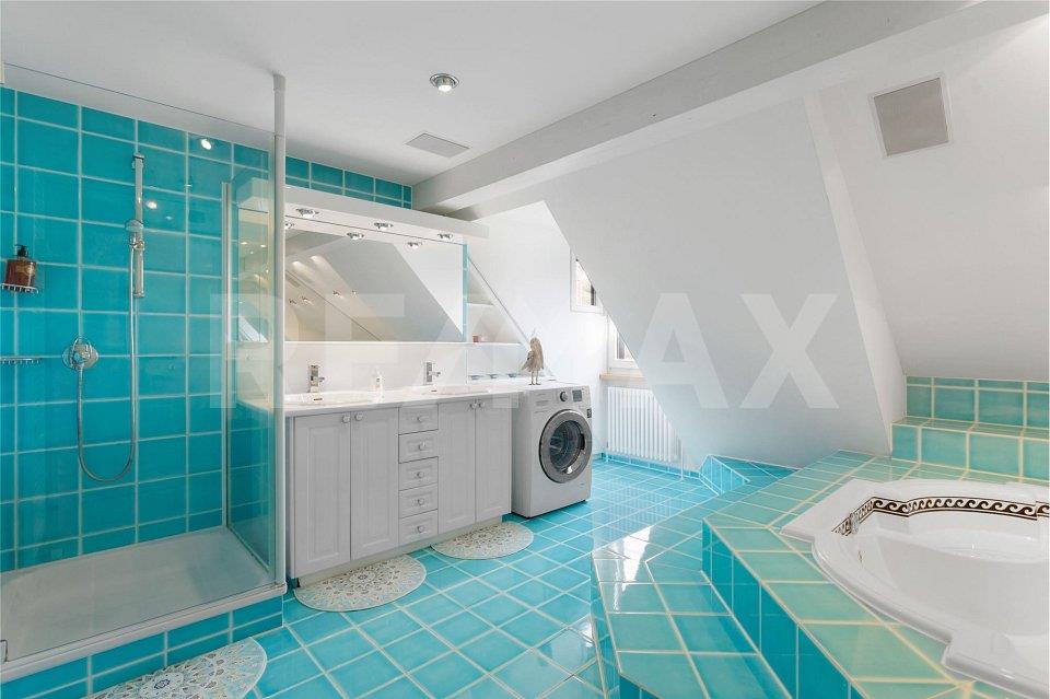 Un cadre de vie élégant avec vue – bienvenue dans votre nouvelle maison !