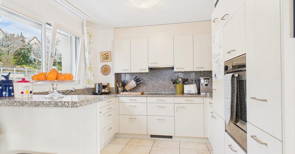 Magnifique appartement en duplex de 4,5 pièces à Forch avec vue imprenable