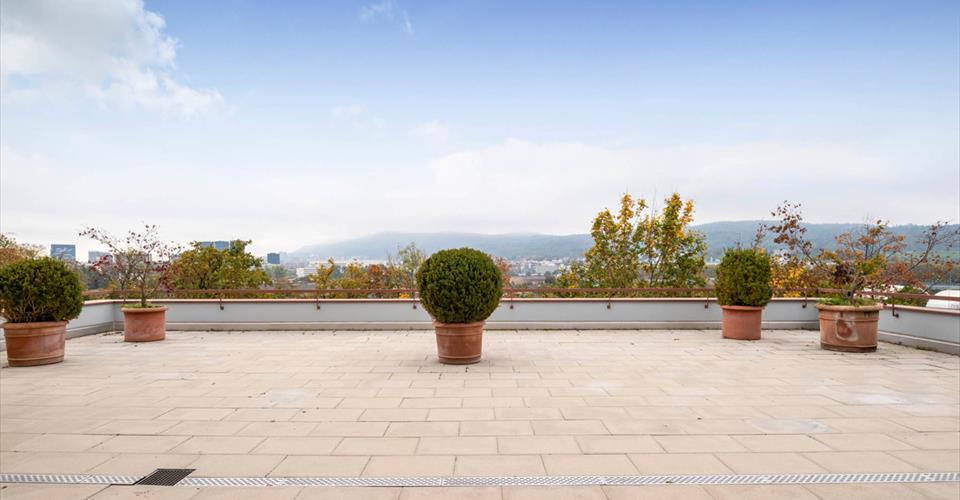 Oberengstringen : Spacieux appartement de 8 pièces avec immense terrasse