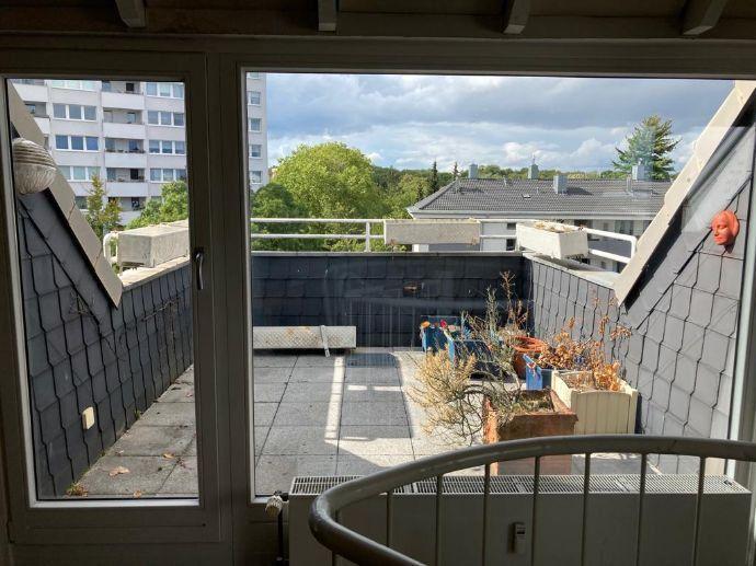 Bild 26: Dachgeschoß-Maisonette mit Galerie, Sonnendachterrasse und Aufzug in Köln-Klettenberg