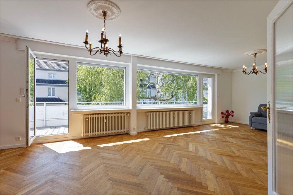 Bild 7: Dreizimmerwohnung mit Garage und großem Balkon in Alt-...