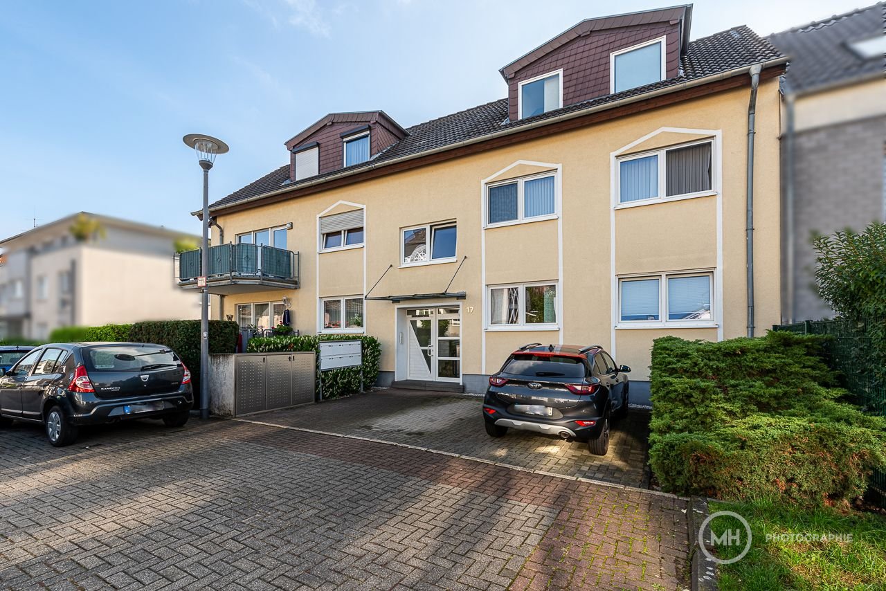 Bild 2: *Einzigartige Wohnung mit 60m² Traumterrasse* Wohnen...