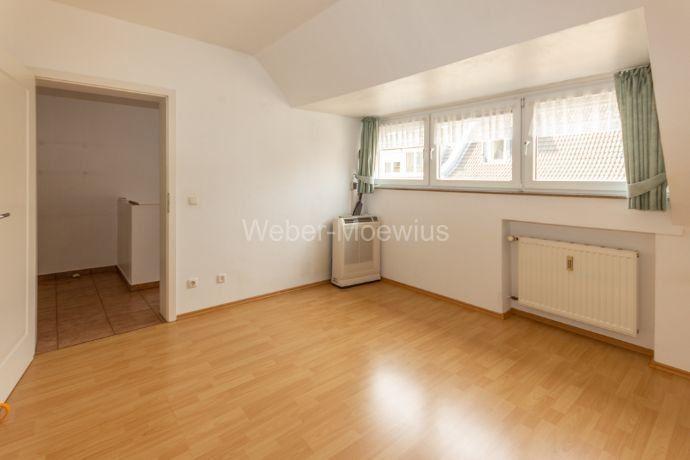 Bild 12: MAISONETTEWOHNUNG mit GARTEN  3 Zimmer / 3 Balkone / Wannen-Duschbad / offene Wohnküche