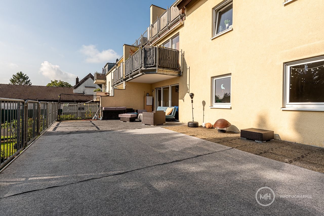 Bild 1: *Einzigartige Wohnung mit 60m² Traumterrasse* Wohnen...