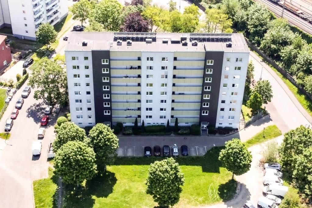 Bild 1: 2 Zimmer Wohnung mit geschl. Balkon in Köln-Weidenpesc...