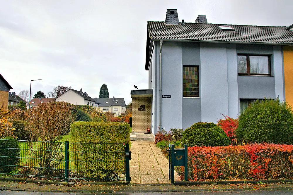 Bild 2: Provisionsfreie 4-Zimmer-Doppelhaushälfte zum Kauf in Köln